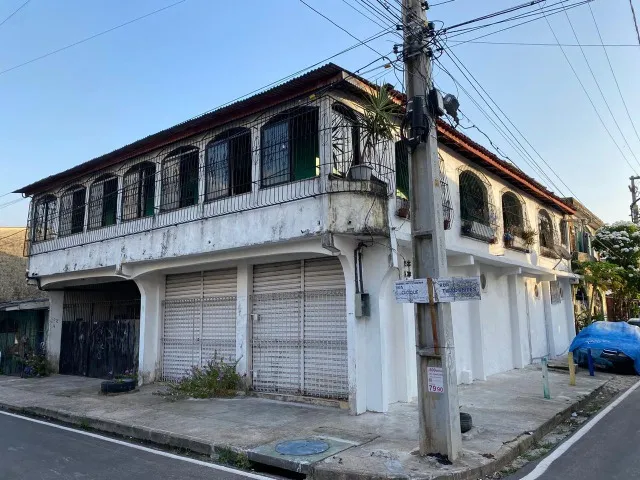 Casa 4 quartos com ponto comercial e placa solar na Sacramenta