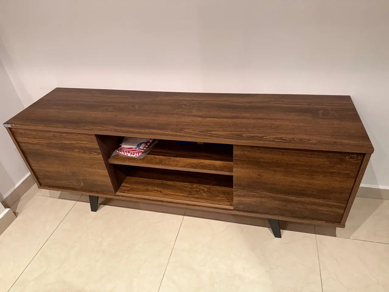 Rack de Madeira com Design Moderno