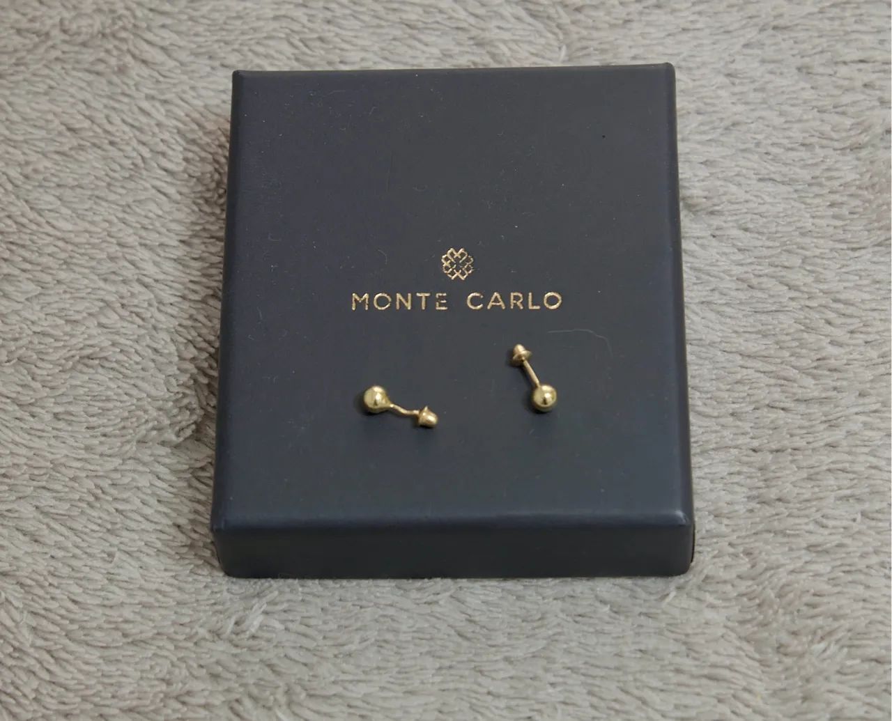 Brinco baby esferas em ouro amarelo 18k - 3mm