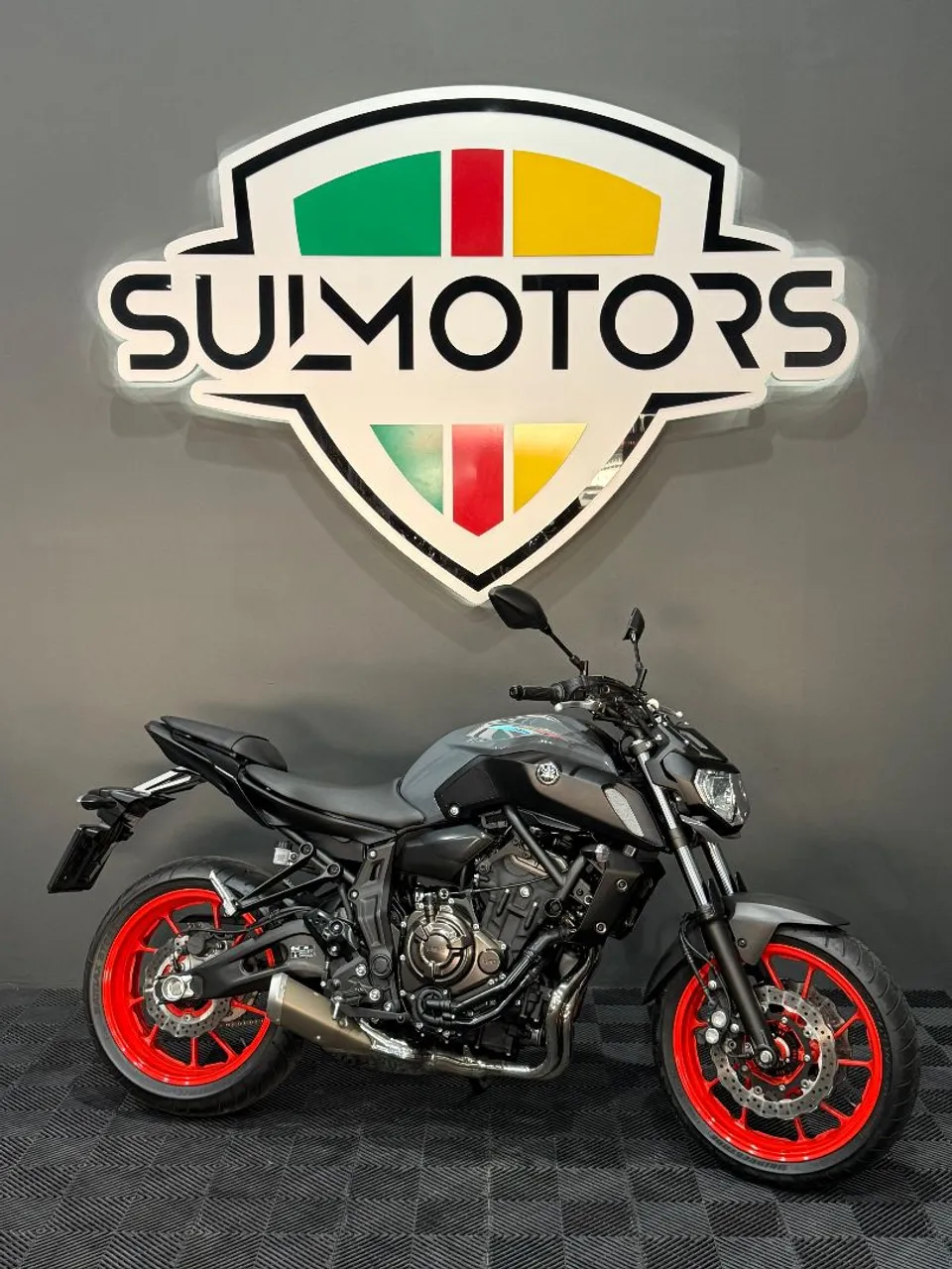 YAMAHA MT07 NOVÍSSIMA IMPECÁVEL ZERADA SUL MOTORS