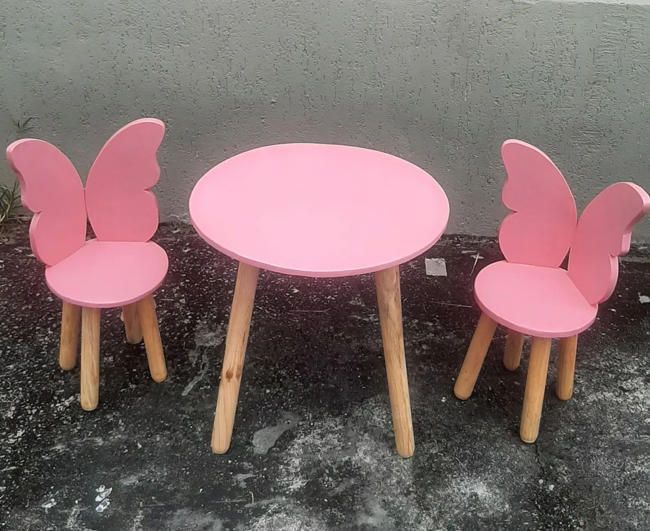 Mesa e cadeiras infantis personalizadas  - Foto 2