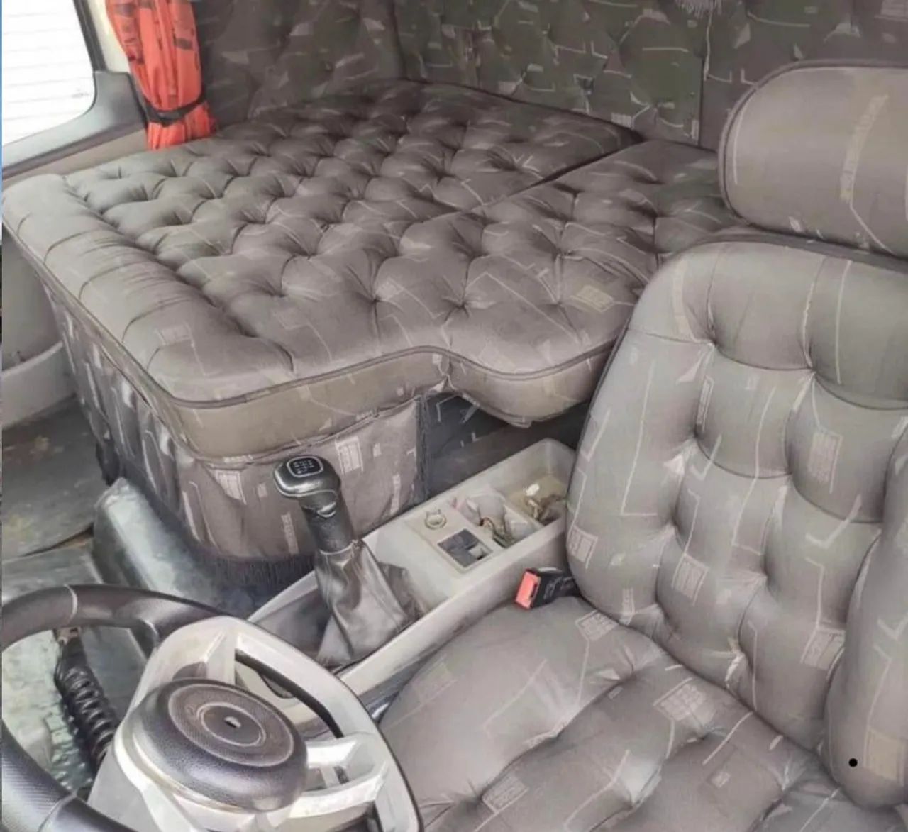 VW 24.250 CONSTELLATION 2010 carroceria - Foto 3