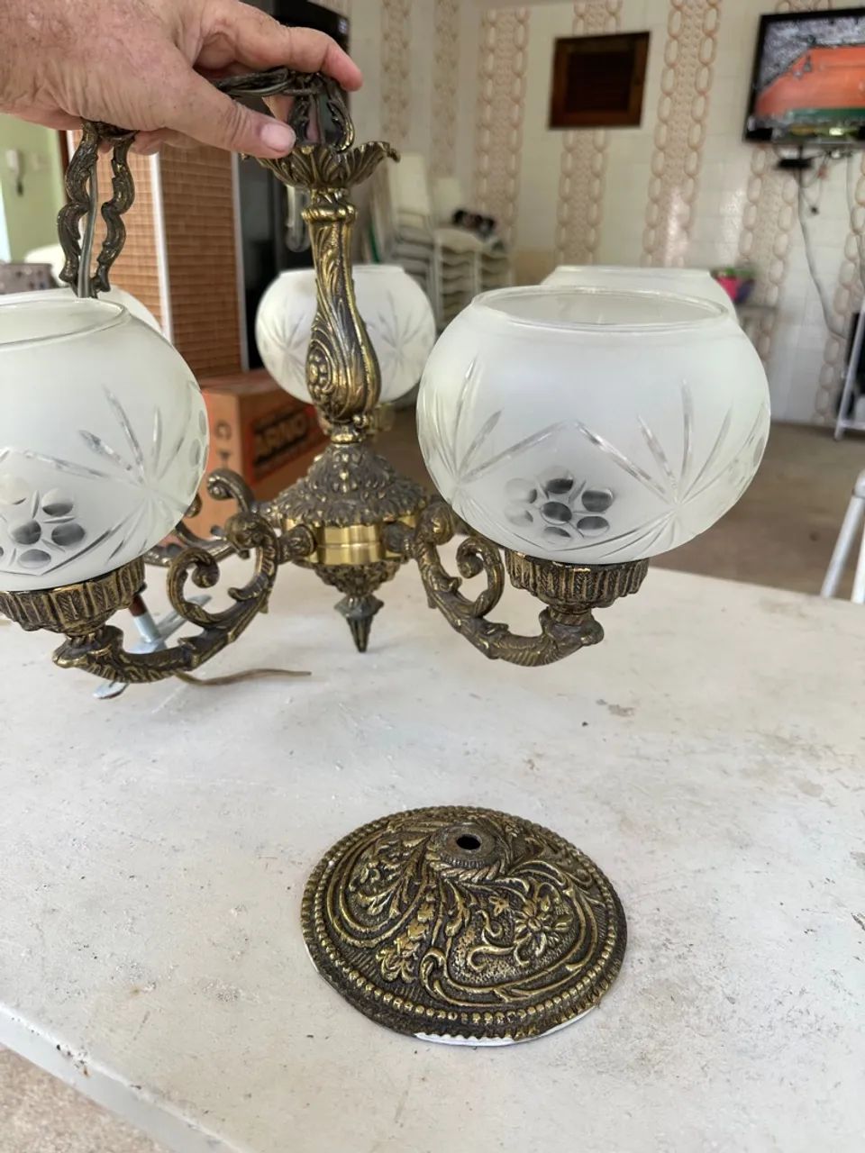 Lustre Clássico com 5 Cúpulas de Vidro - Foto 2