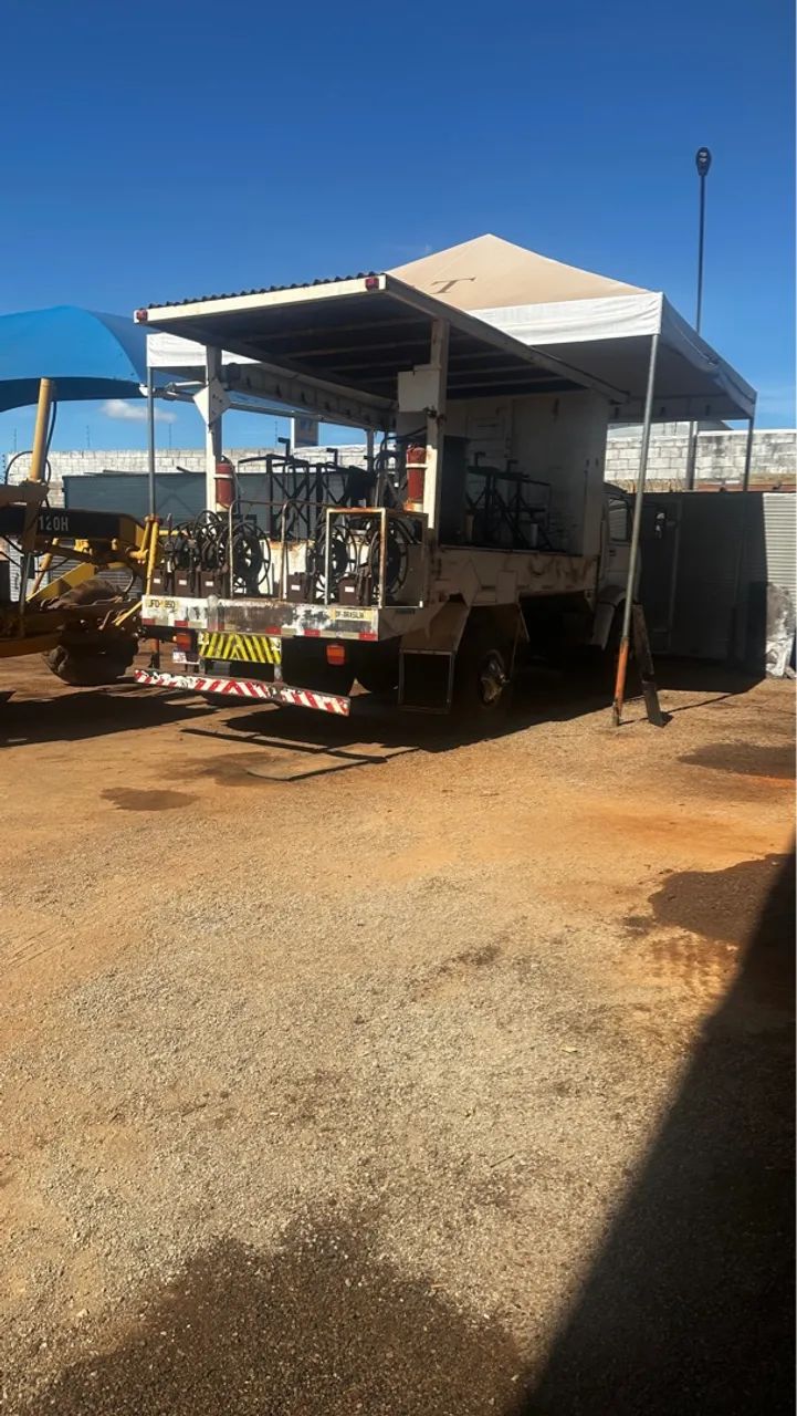 Caminhão melosa comboio 