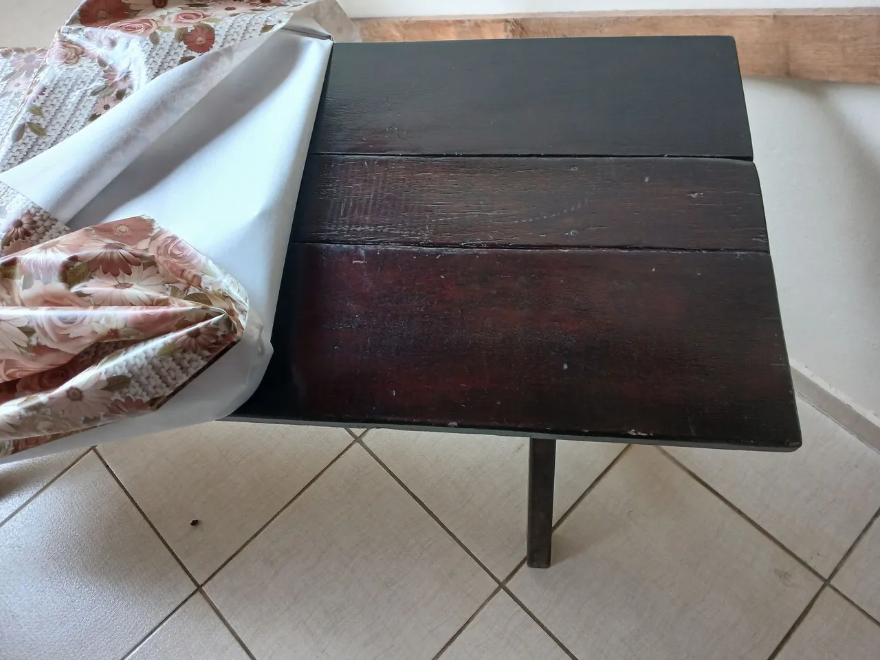 Mesa de madeira rústica