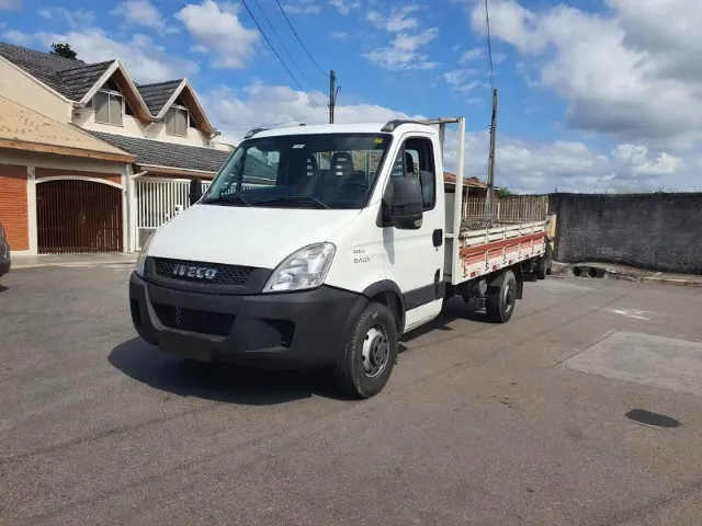 Iveco Daily 35s14 carroceria ano 2014
