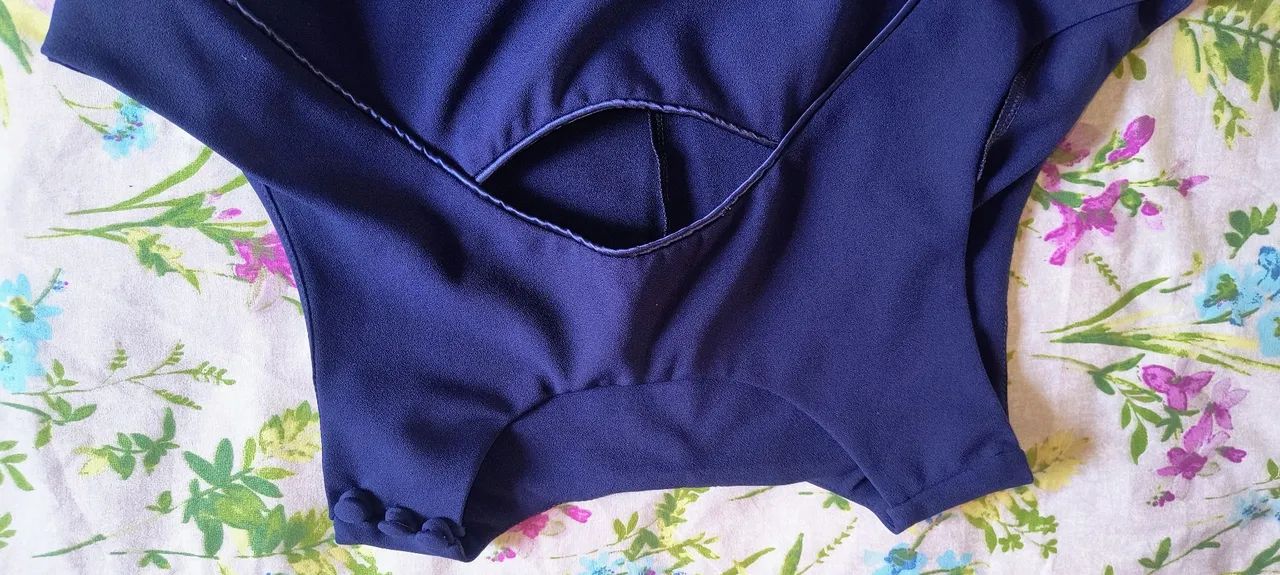 Vendo 3 Blusas novas da Shein. - Foto 3