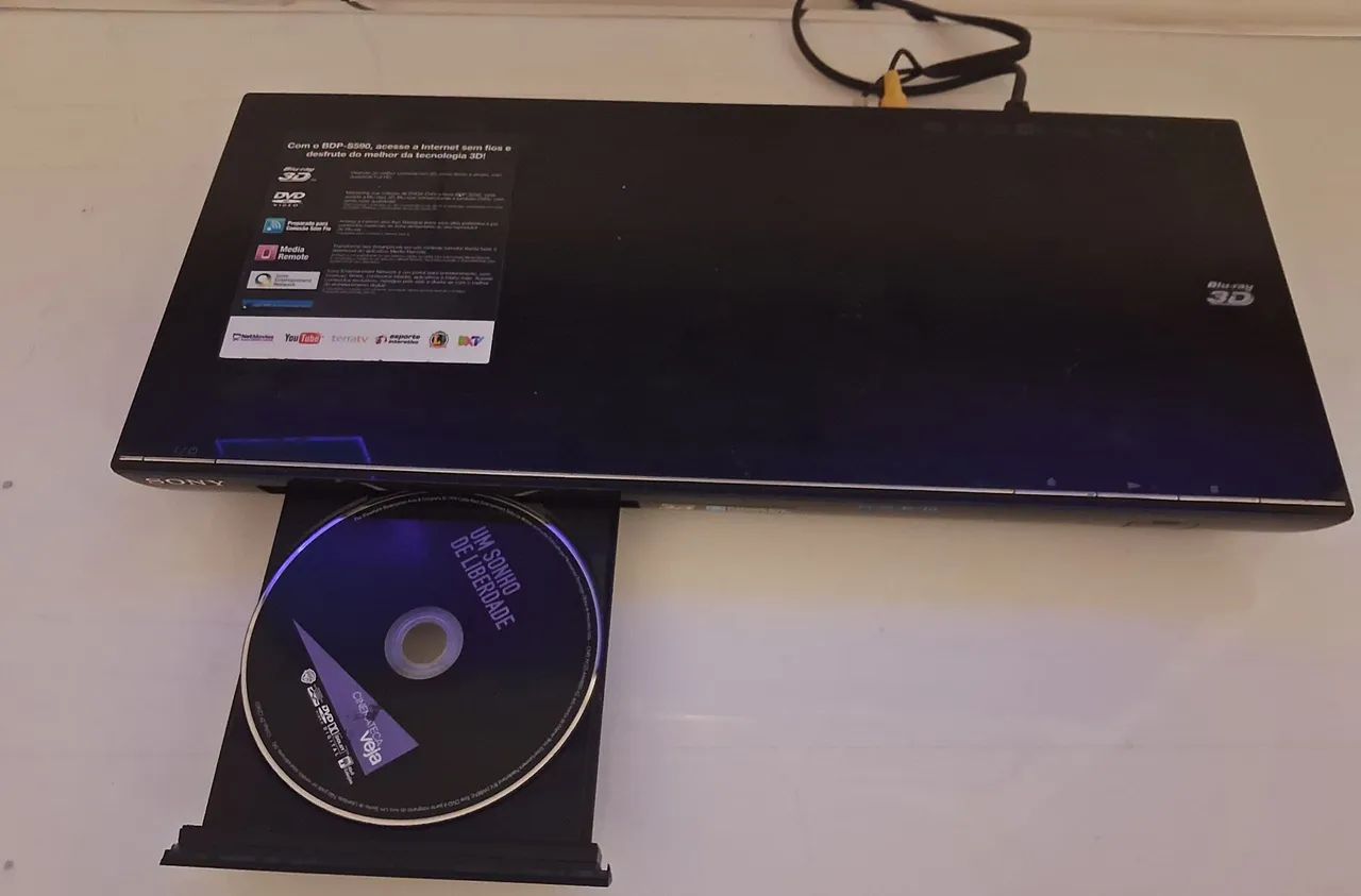 Blu-ray 3D Sony BDP-5590 com controle remoto. Usado em ótimo estado de conservação.  - Foto 2