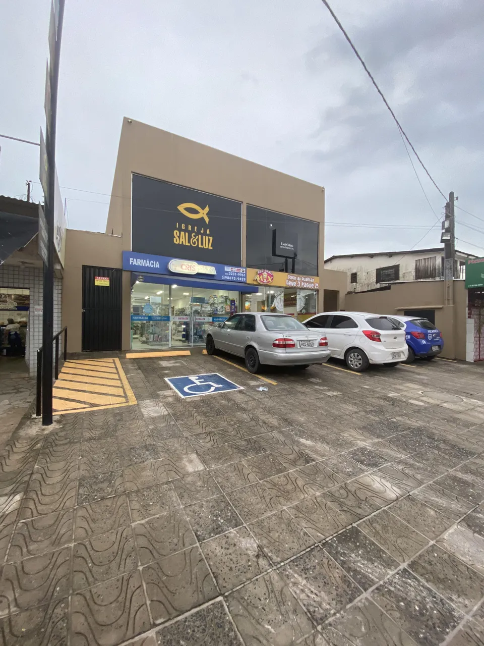 Ponto comercial bastante amplo