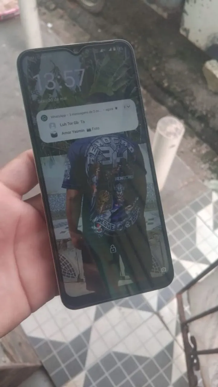 Vendo E13 64 gb novo