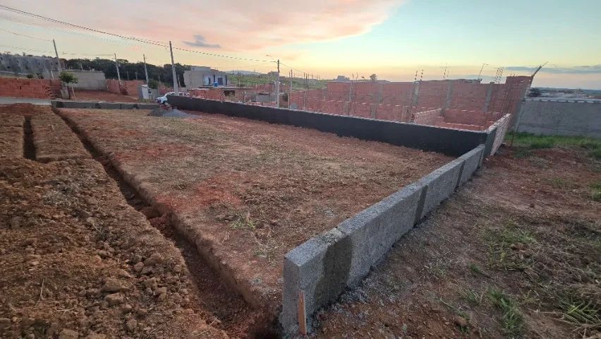 Terreno 8X25 Santa Cristina* Aceito carro como pagamento* Ótima Localização*  - Foto 2
