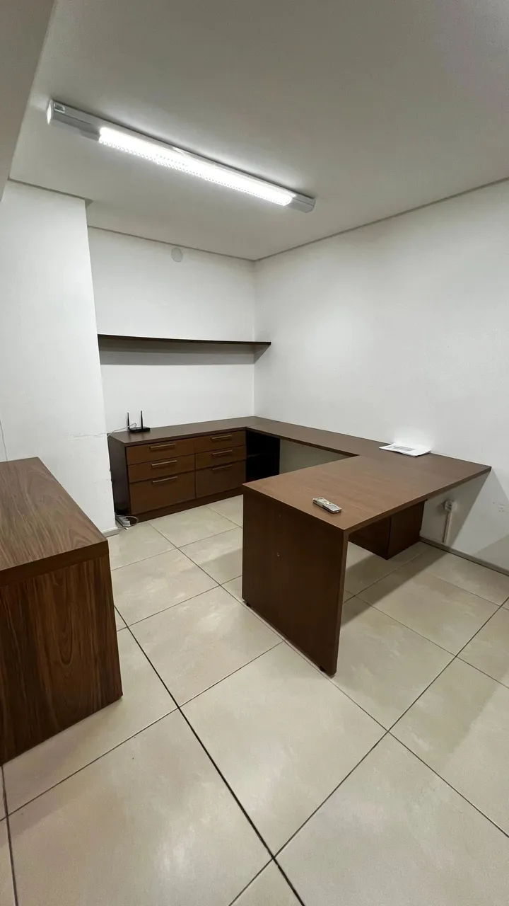Aluga-se Sala Comercial na Ponta DAreia