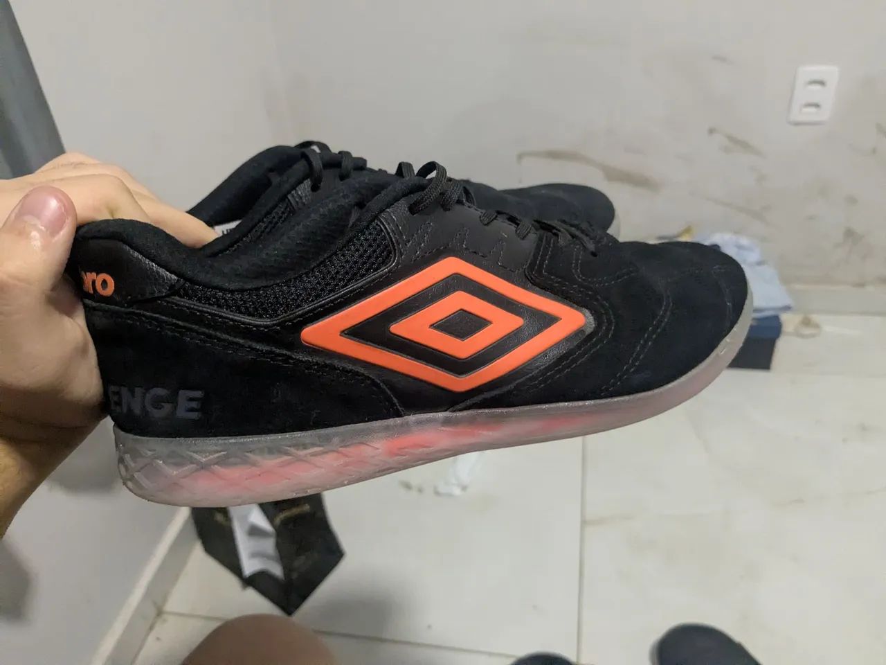 Chuteiras de Futebol Umbro - Tamanho 42