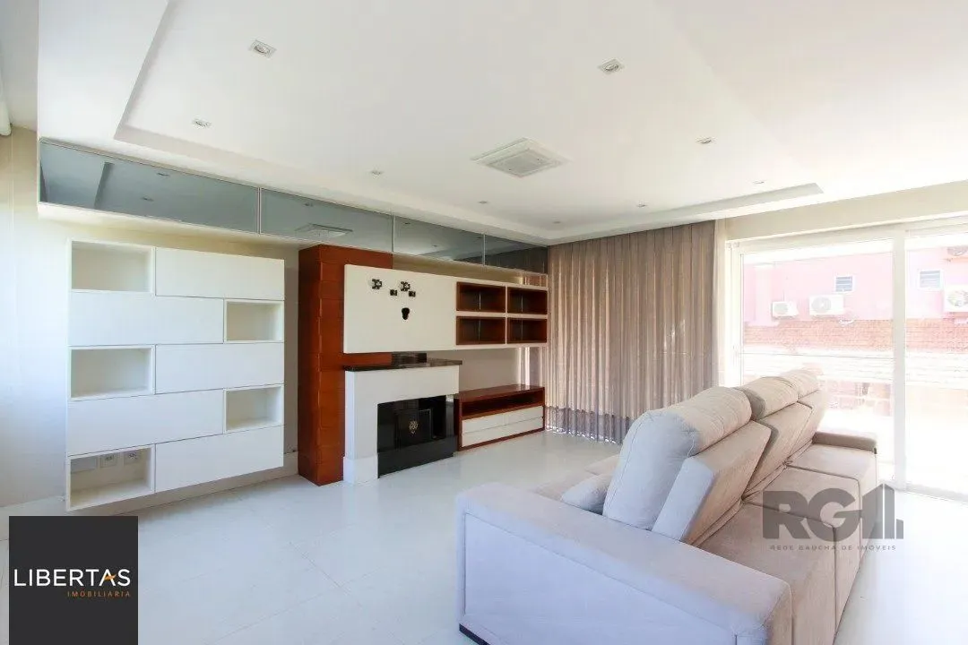 Casa Condominio para Venda - 233m², 3 dormitórios, sendo 1 suites, 2 vagas - Vil