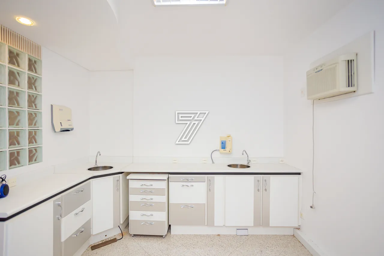 Sala/Conjunto a venda com 47m2 Privativos com uma sala em Bigorrilho - Curitiba - PR