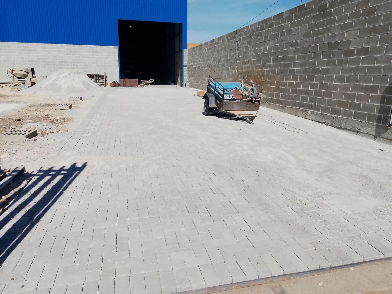Faço instalação e reparos de paver e meio fio  - Foto 4