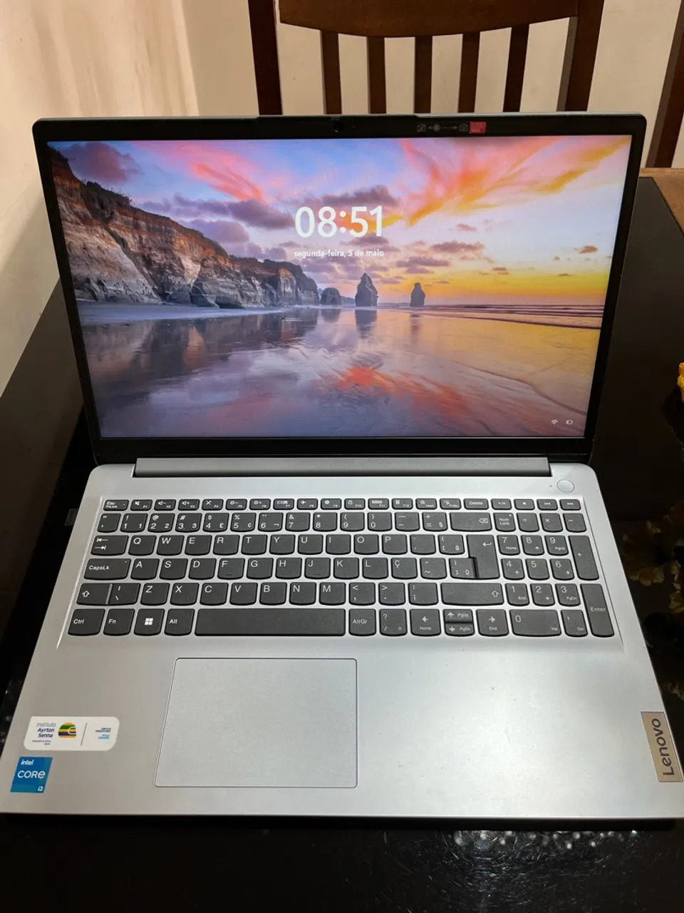 Notebook Lenovo com Intel Core i3