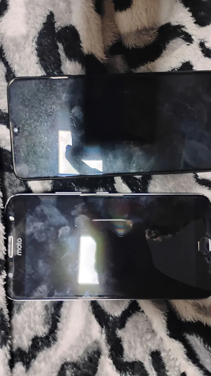 2 celular com defeito, preço a combinar