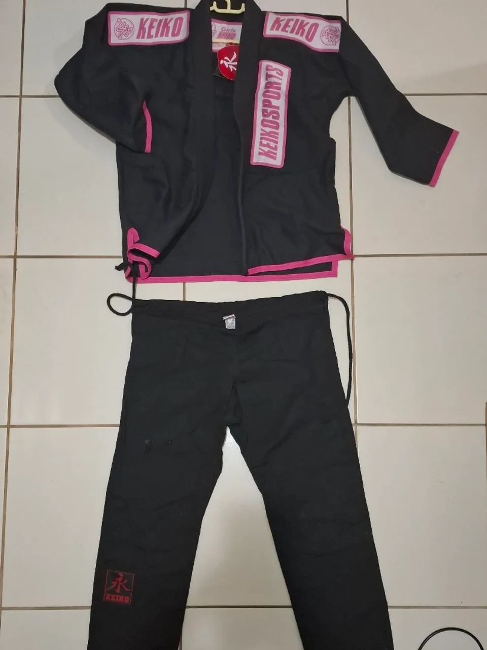 Kimono de Jiu-Jitsu Feminino Edição Limitada (M)