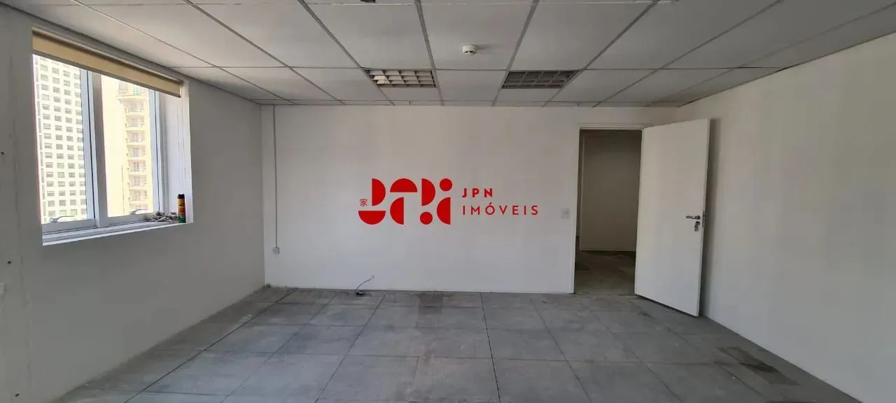 Sala comercial na Berrini - 130m², 03 banheiros, 03 vagas