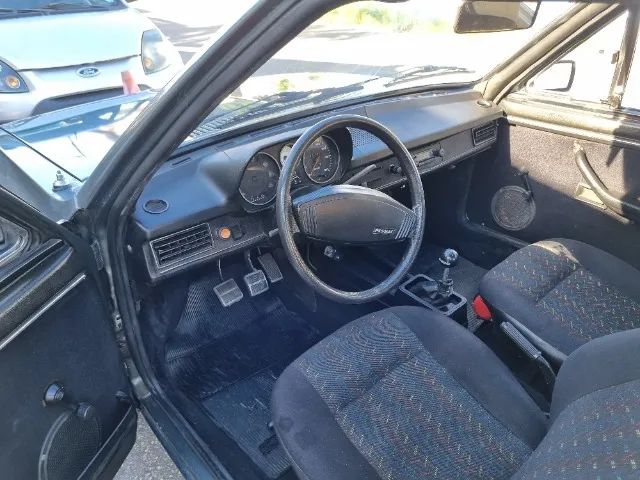 Vendo passat TS 82 carro relíquia.  Pneus e rodas novos. 1.6 gasolina TS original.  - Foto 3