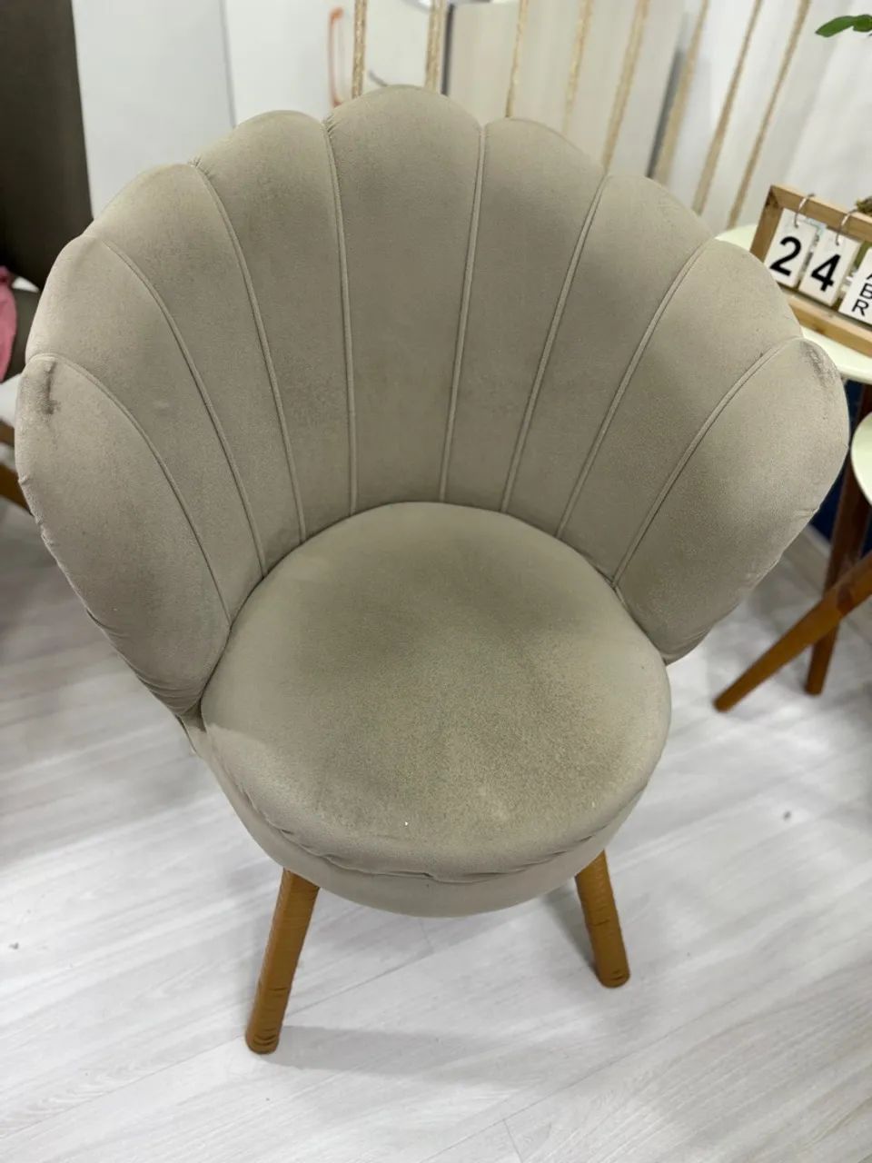 Mesa em l de manicure  e poltrona  - Foto 4