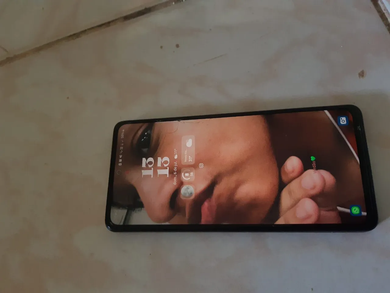 A72 em ótimo estado vendo ou troco por iphone