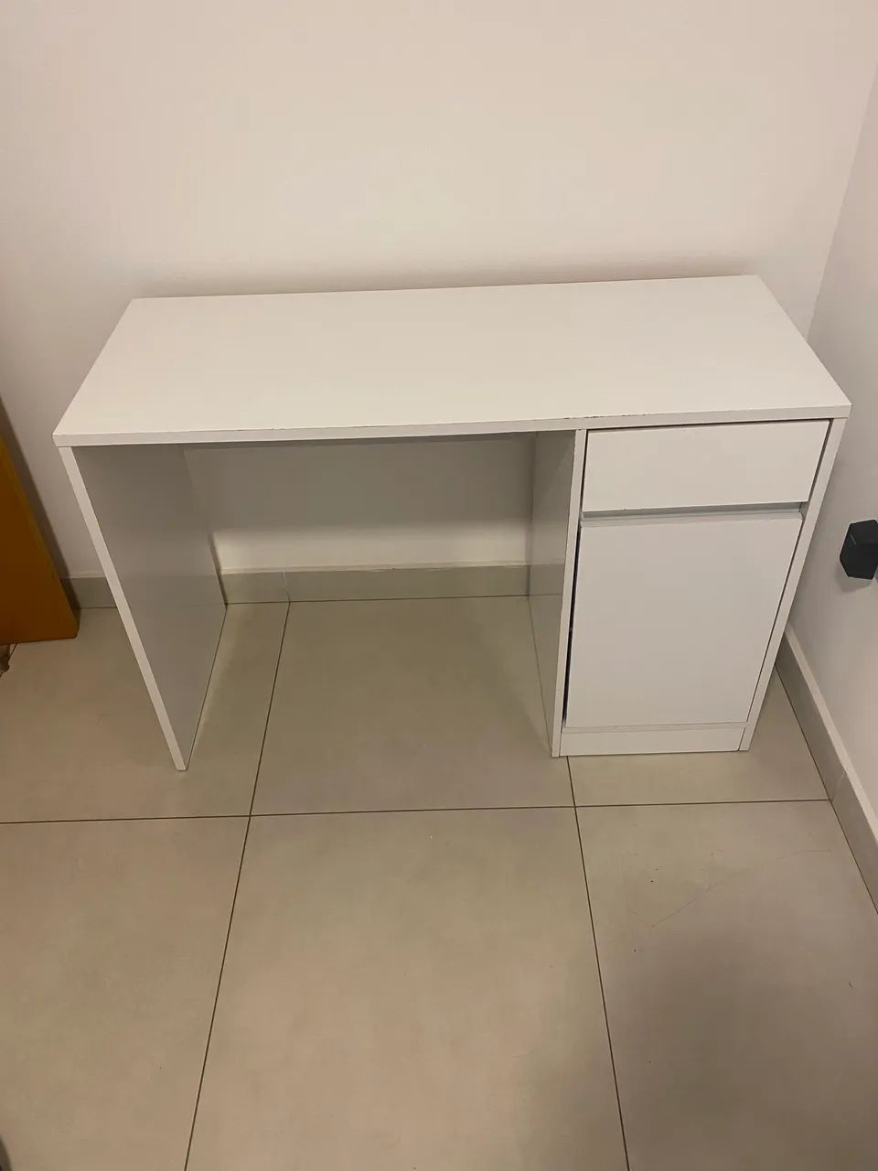 Mesa/escrivaninha 