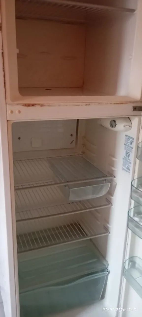 Vendo uma geladeira  - Foto 2