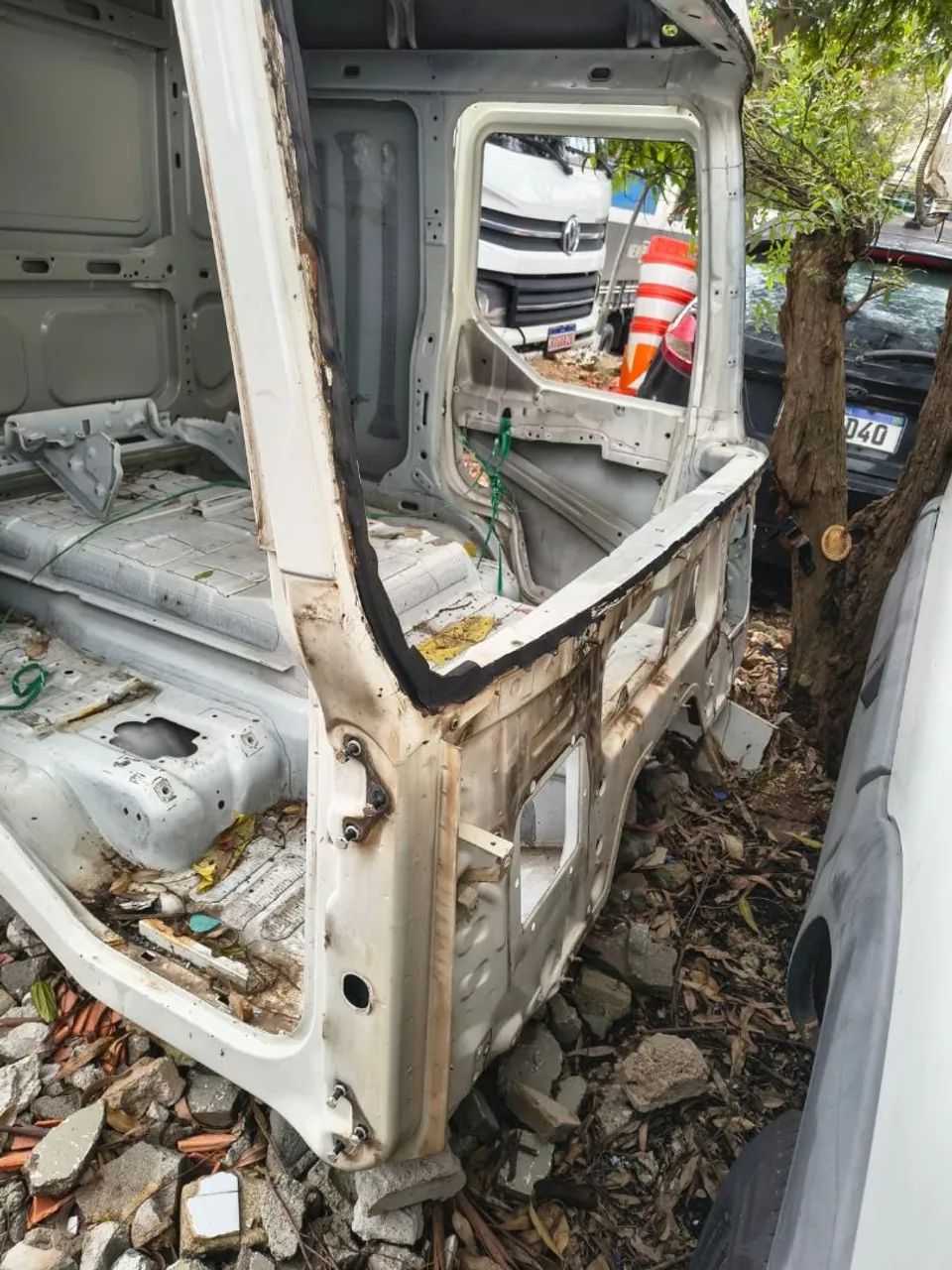 CABINE PARCIAL VOLVO VM ANO 2024