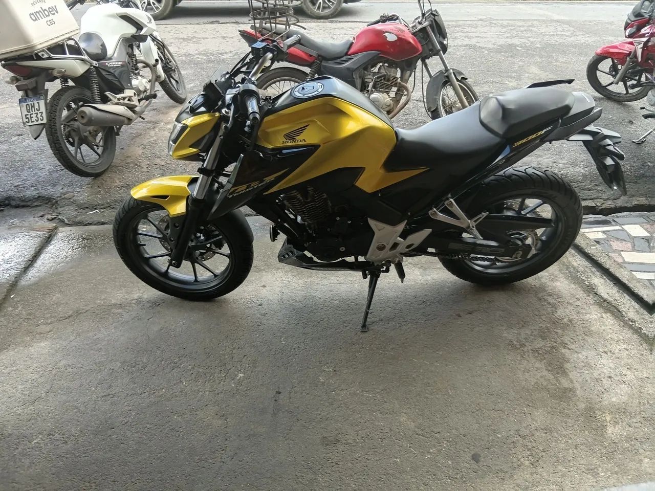 CB TWISTER  300F - Foto 3