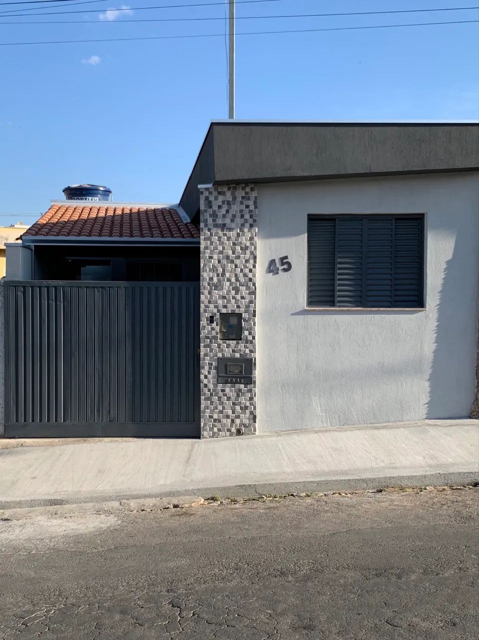 Casa 2 Quartos Área Nobre em Piumhi