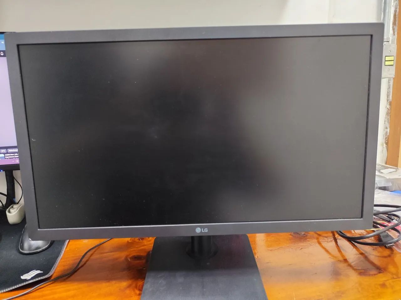 Monitor LG 21,5" 75Hz + Suporte