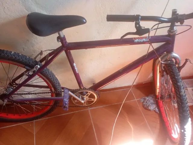 Vendo uma bicicleta semi nova