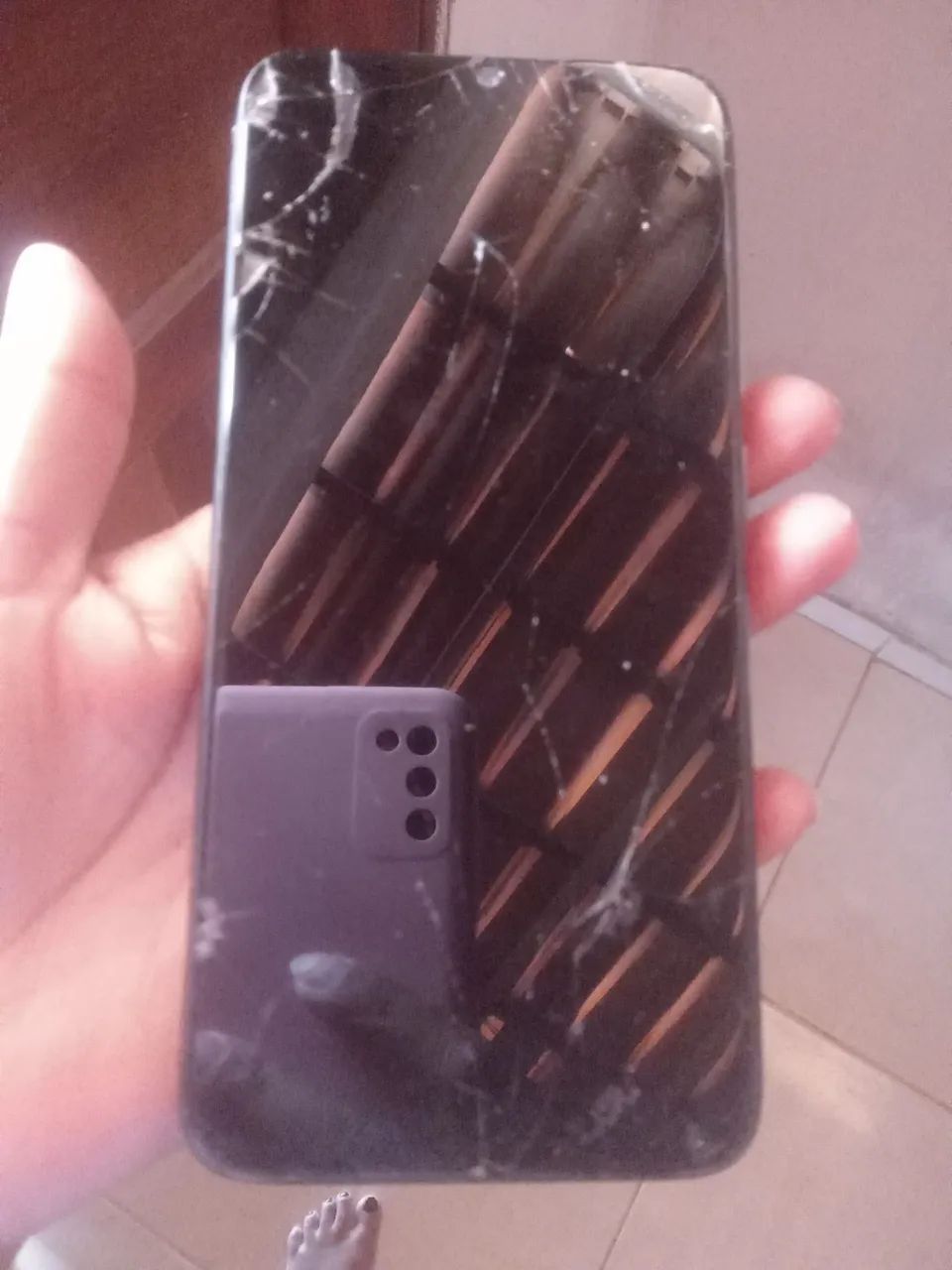 Celular xiaomi para vender note  8 tá com a tela quebrada