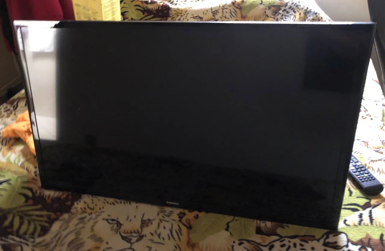 Venda de Tv 32 polegadas/HDMI nao e SMART 