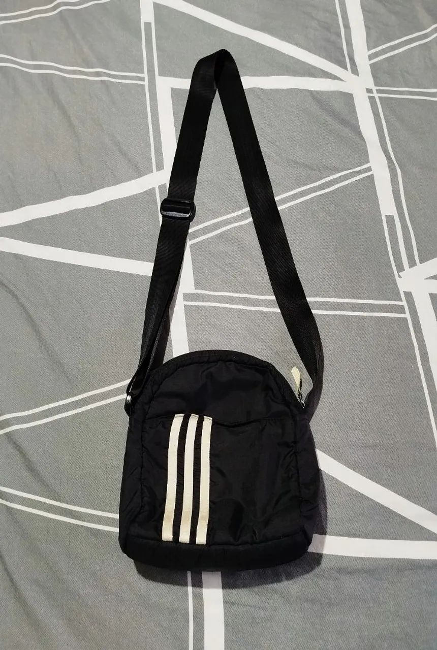 Bolsa Adidas shoulder bag preta  - Foto 2