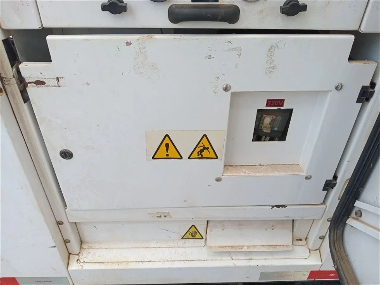 Grupo gerador 55 KVA/ 50 KVA cabinado a diesel  motor mwm - Foto 3
