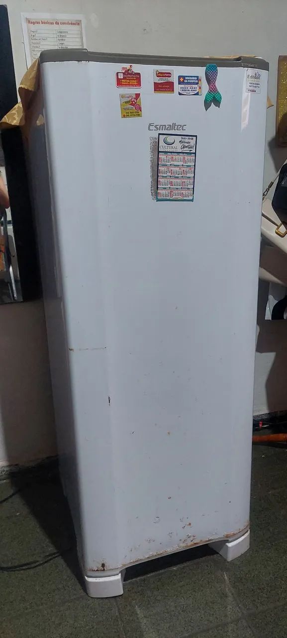Geladeira esmaltec 