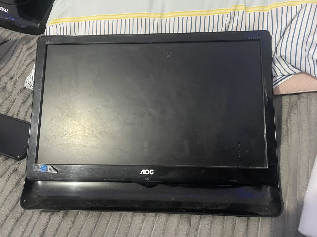 monitor AOC 12 polegadas 