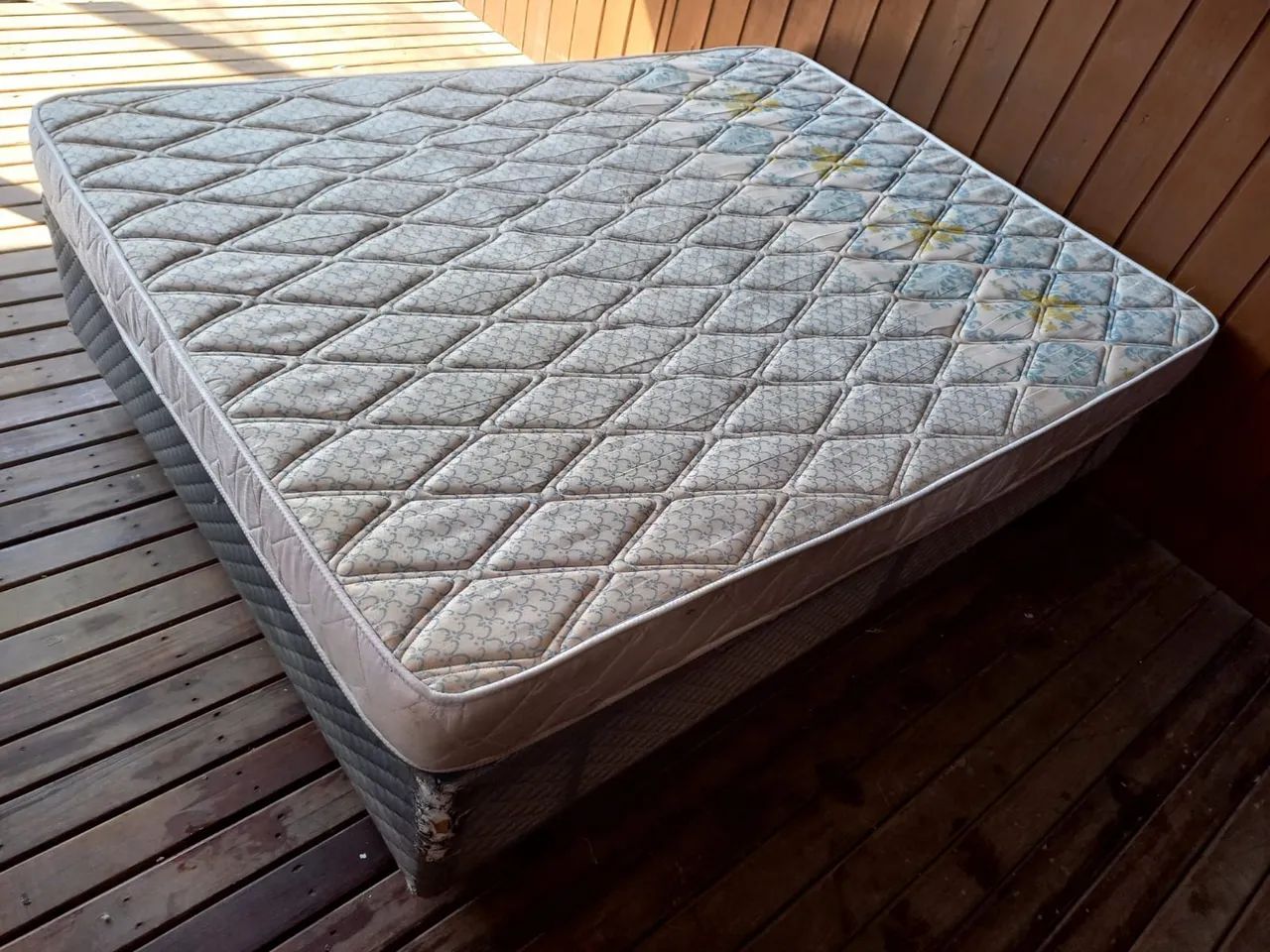 Cama Box de casal 