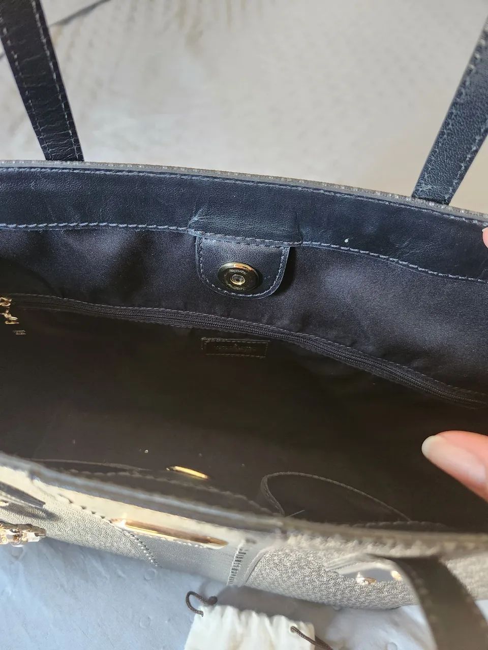 Bolsa Victor Hugo original como NOVA - Foto 4