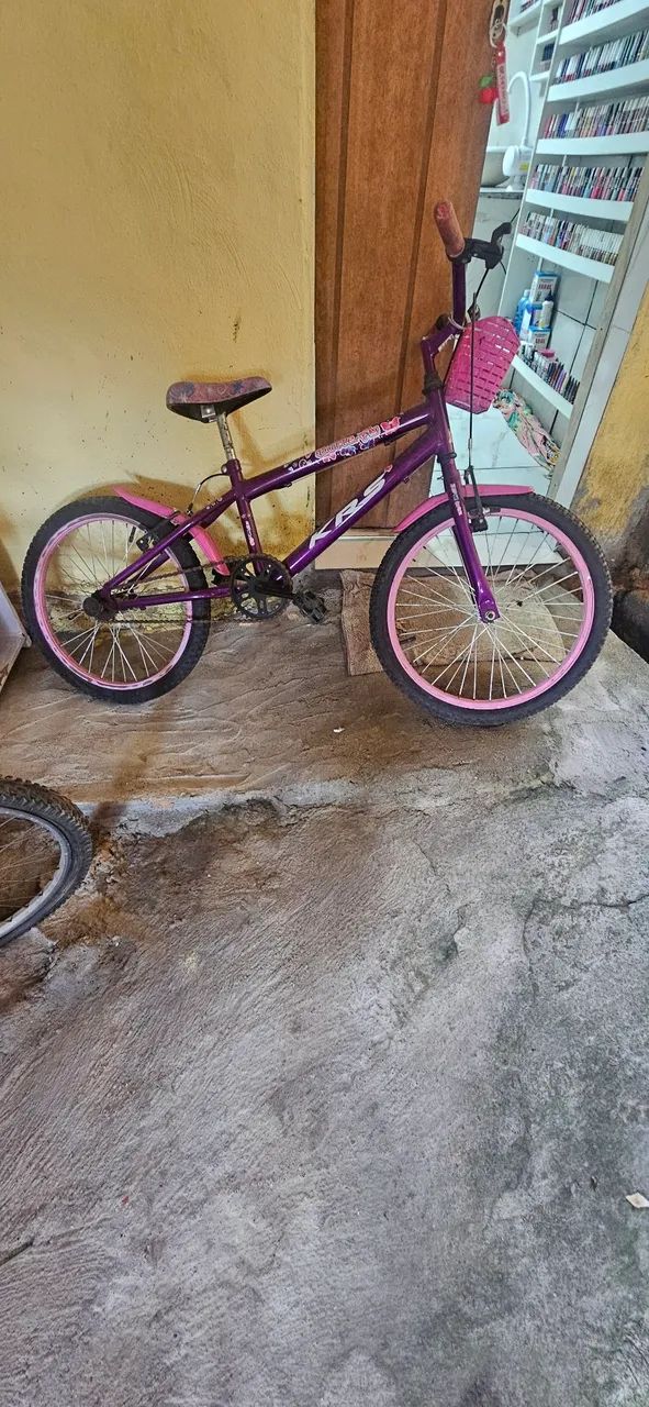 Bicicleta feminina, aceito propostas 