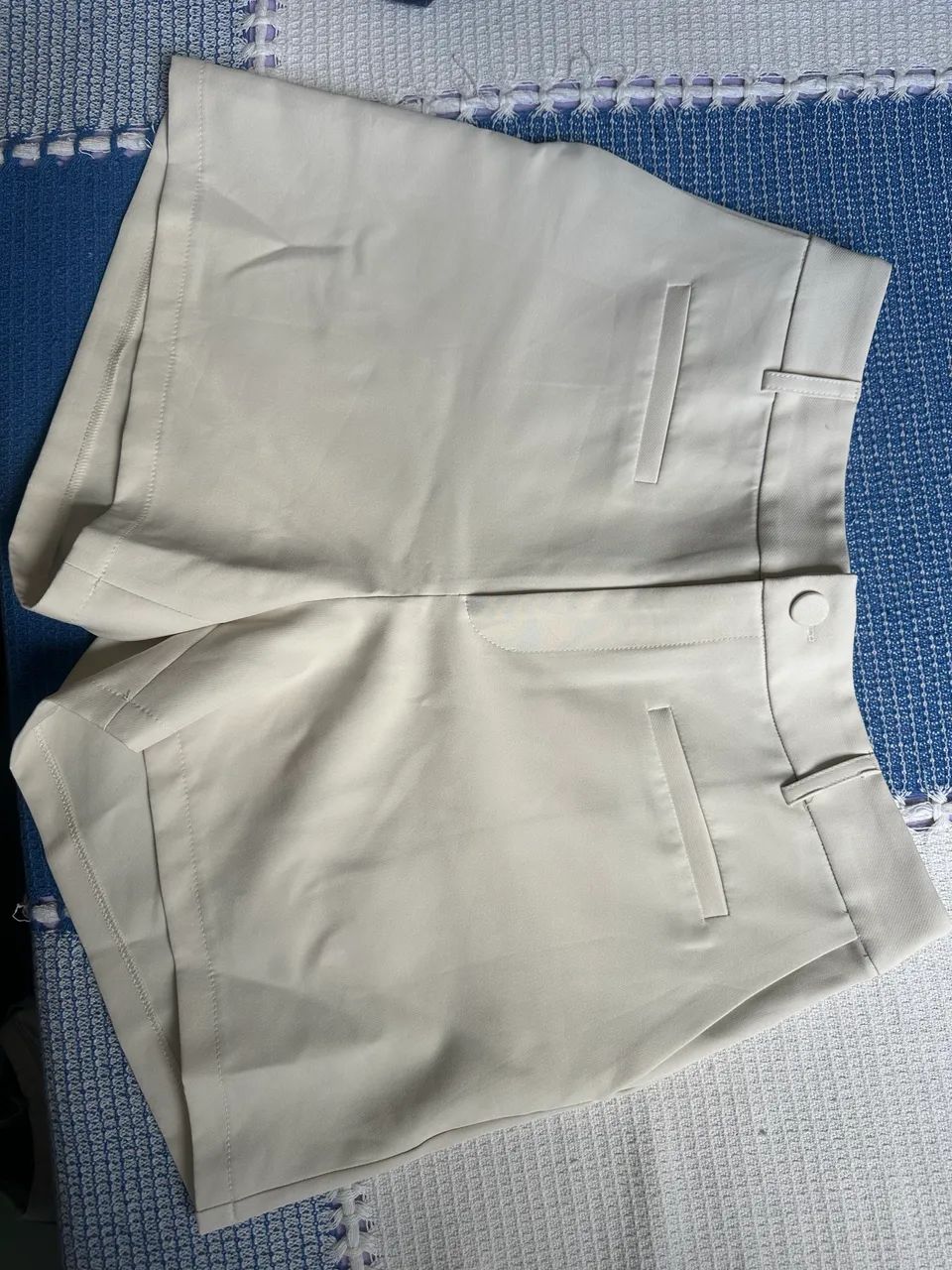 Short alfaiataria off white 