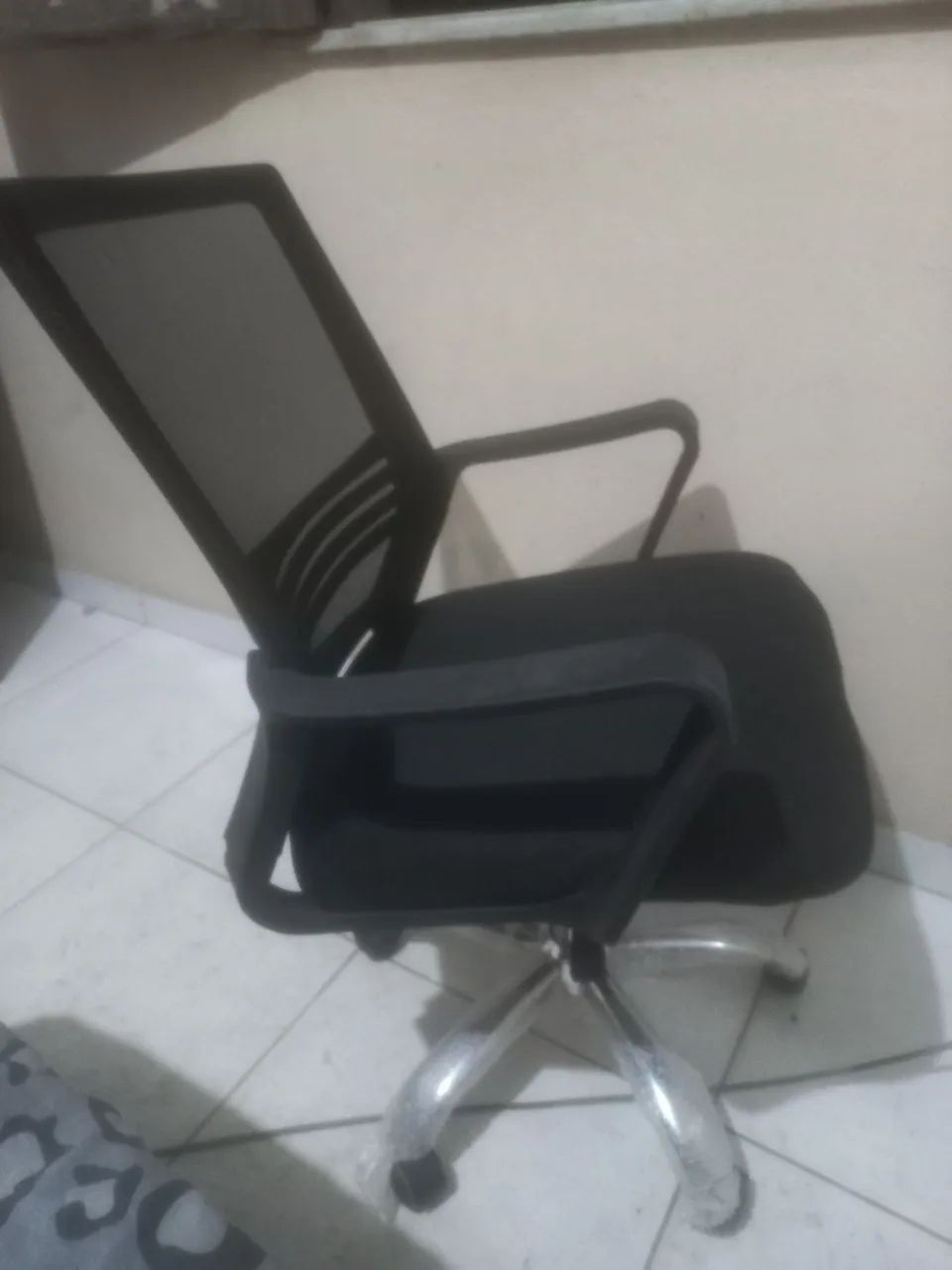 Cadeira  giratória com defeito  - Foto 4