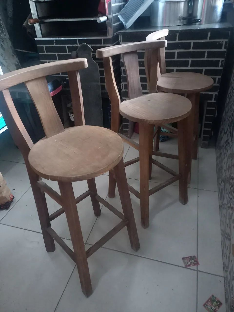 Banquetas de madeira maciça  - Foto 3