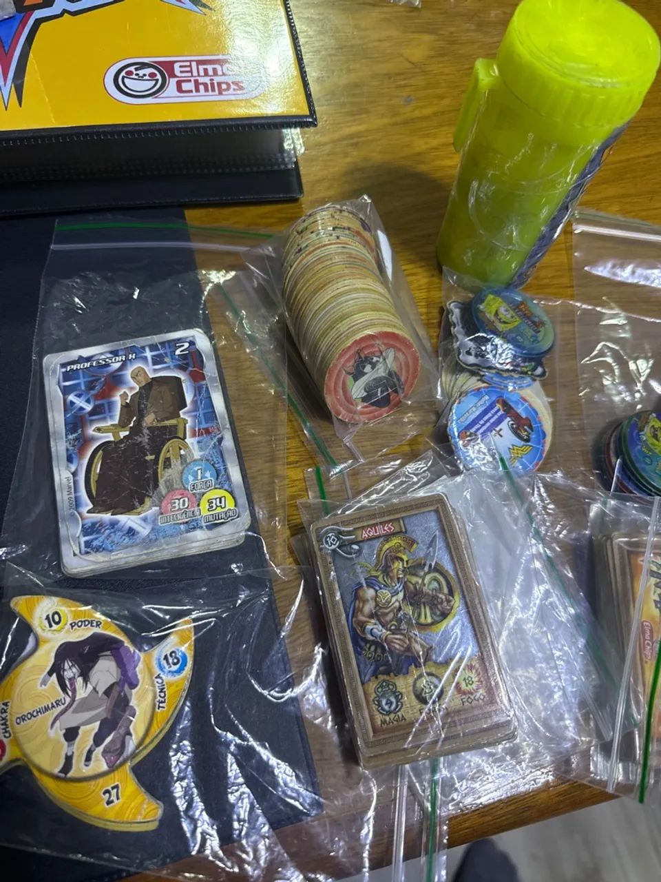 Lote de tazos e cards