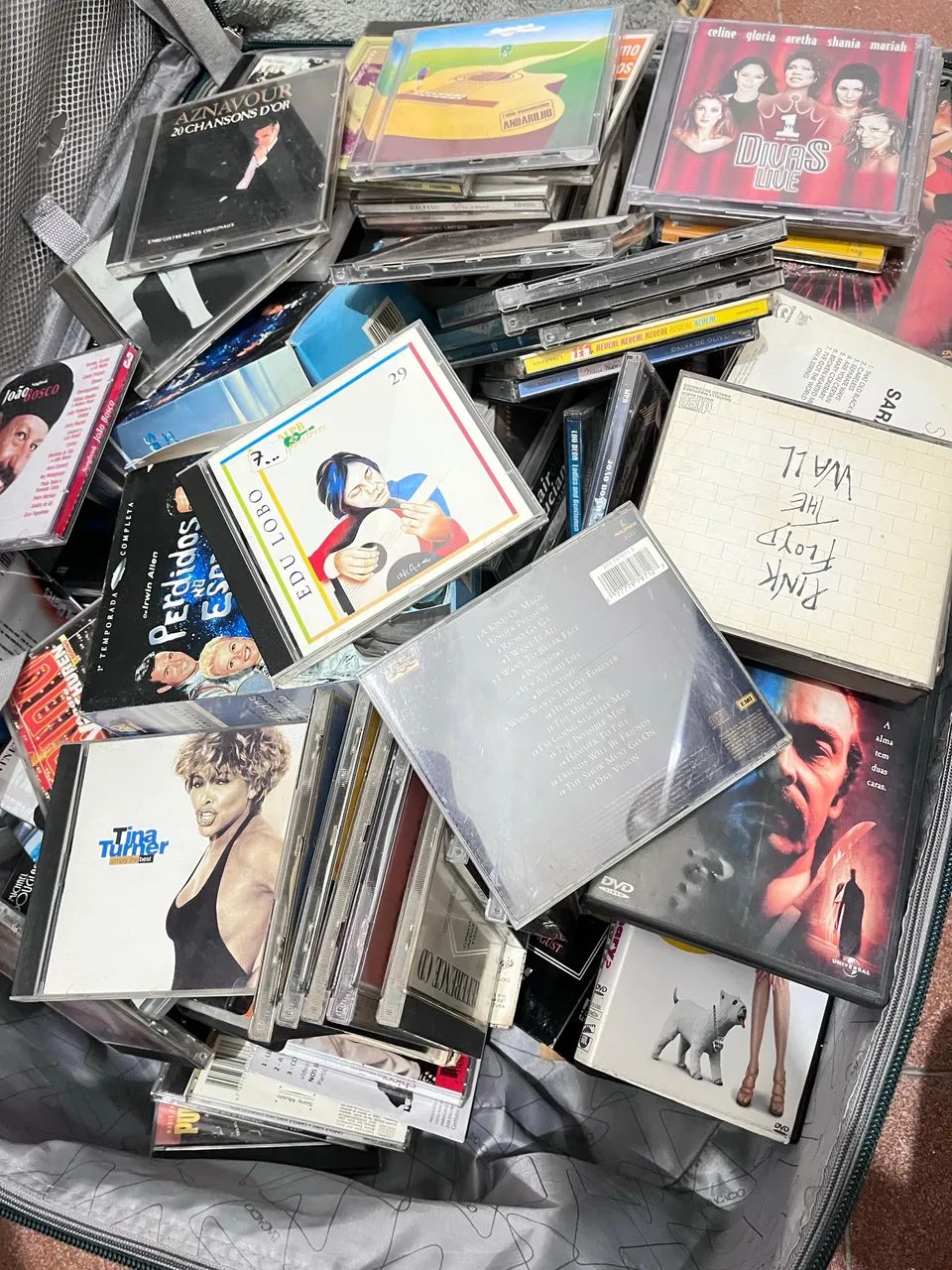 LOTE GRANDE de CDS e DVDs Variados