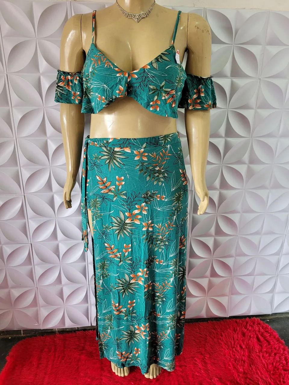 conjunto cropped + short com saia longa tamanho G/GG