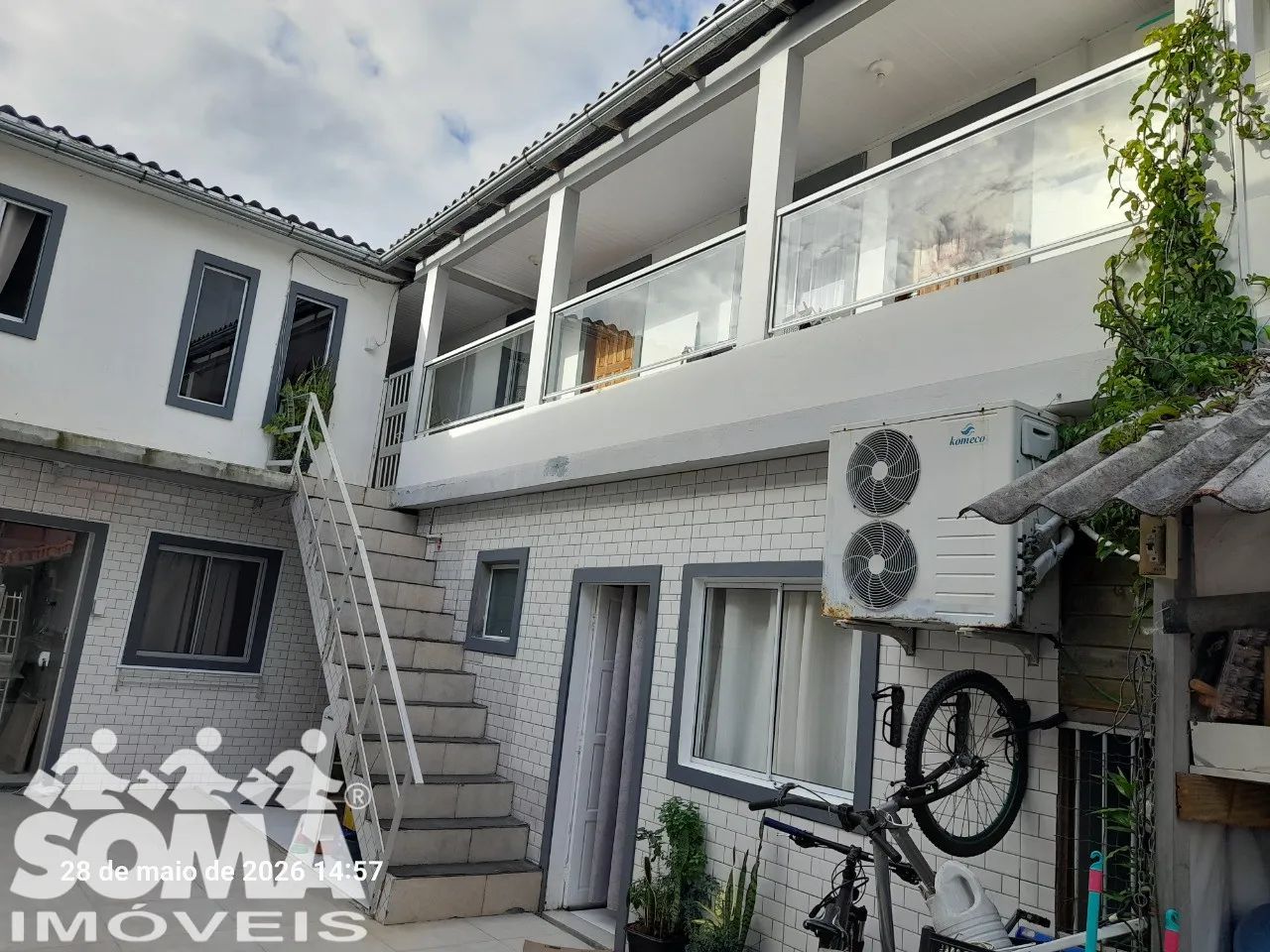 Apartamento Padrão para alugar em Canasvieiras, Florianópolis-SC